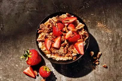Steel Cut Oatmeal with Strawberries & Pecans